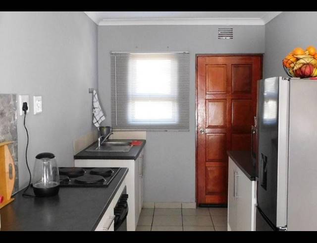 2 BEDROOM APARTMENT FOR SALE IN NEWLANDS EAST